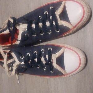 Converse shoes size 10